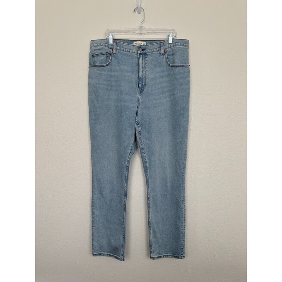 Abercrombie Curve Love 90's Slim Straight Ultra High Rise Jeans Light Wash Sz 34 - Picture 2 of 6